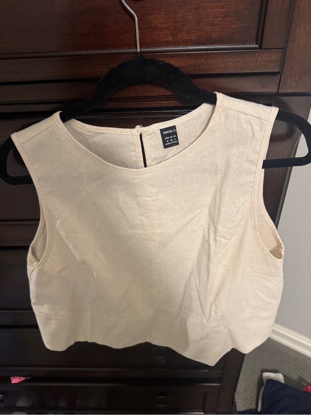 Forever 21 Beige Sleeveless Linen-Blend Crop Top